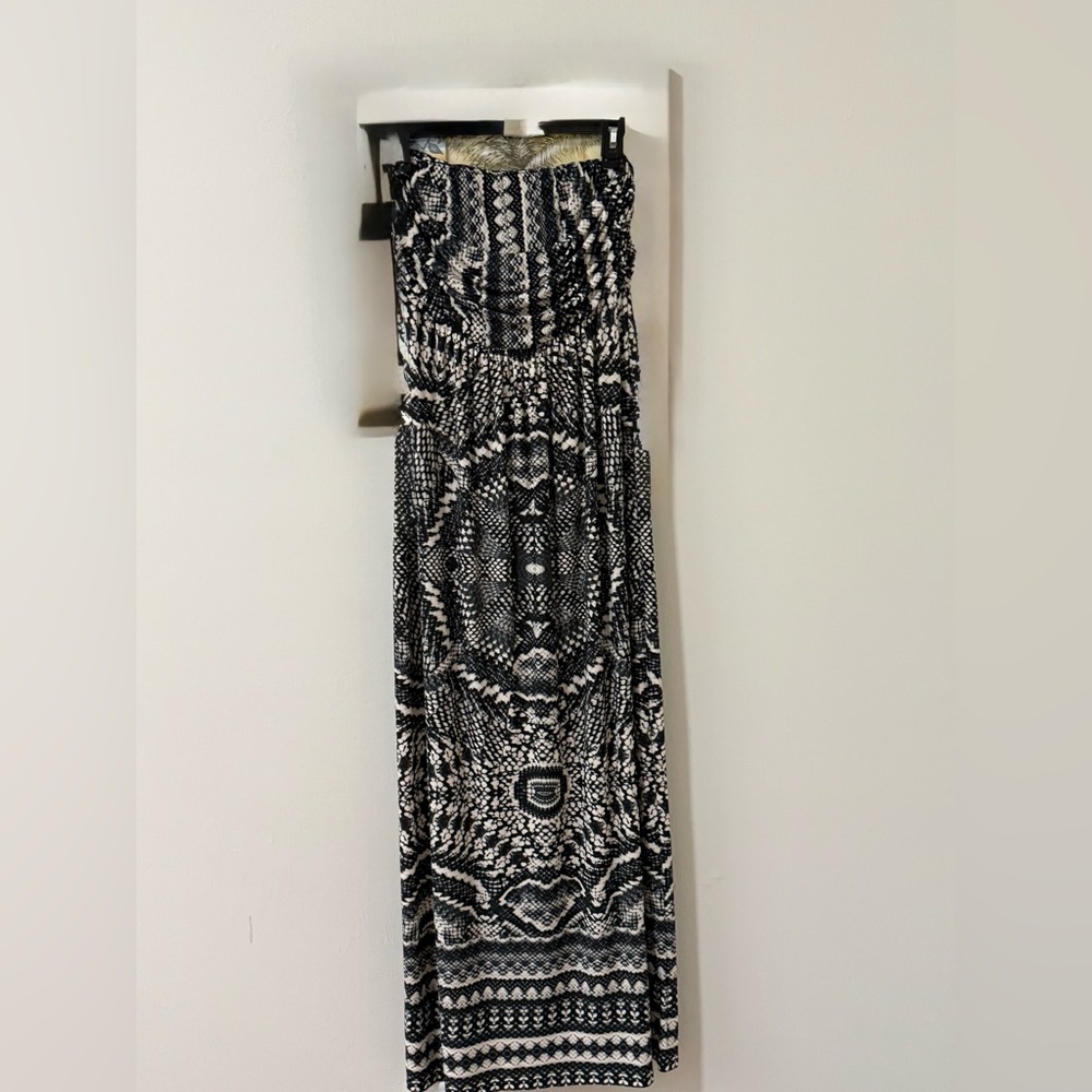 Robbie Bee Black and White Printed Strapless Maxi